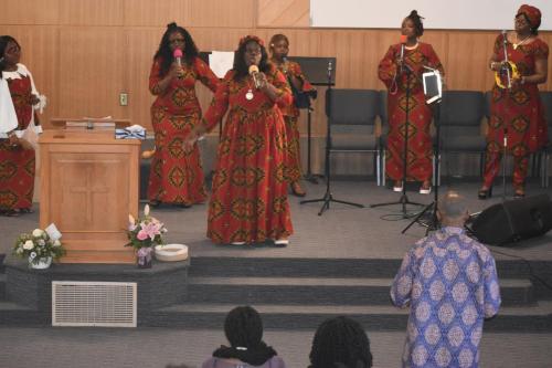 Vivian-and-the-worship-team